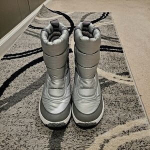 Sorel Womens Out N About Mid Puffy Boots Pure Silver Size 8.5